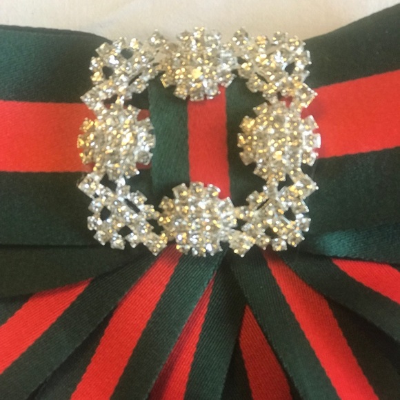 Holiday Christmas Brooch w/ Ribbon Rhinestones NEW - Picture 4 of 8